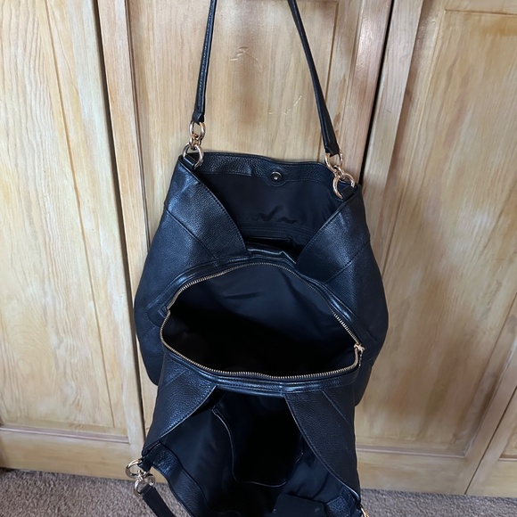 COACH Large Lexy Shoulder Bag In Pebble Leather - Black / Gold - Picture 4 of 9